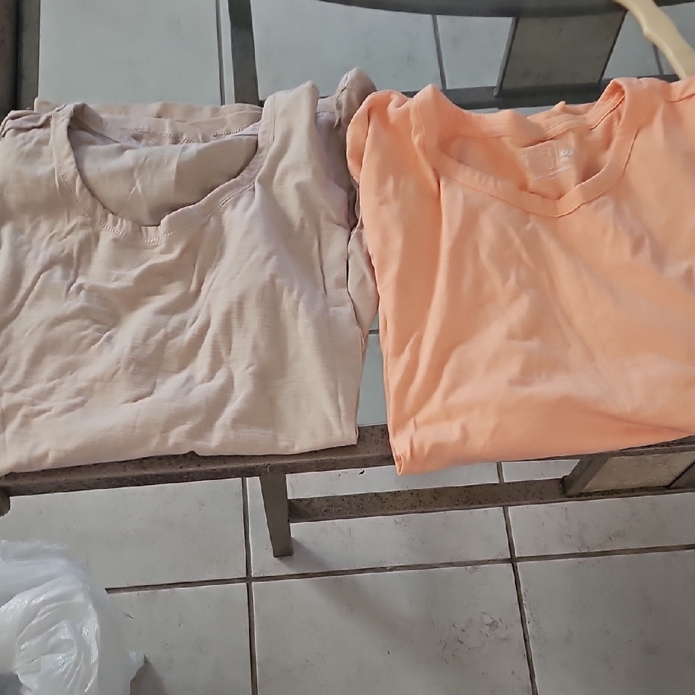 Time and Tru Short Sleeve Tees - Cream and Orange